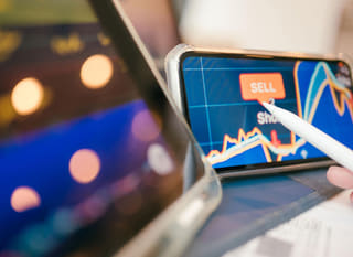 Analyse des options Bitcoin, Ethereum et forex par un trader multi-marchés
